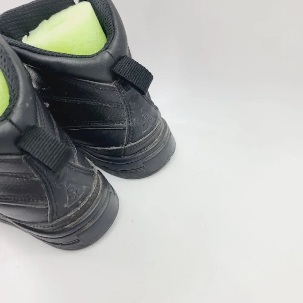 Nike‎ Boy's Triple Black Woodside 2 524873-001 Mid-Top Sneaker Size 12C